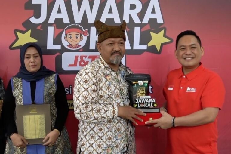 Kolaborasi Pemerintah dan Swasta Bantu UMKM Sumbar Bangkit Pascabencana